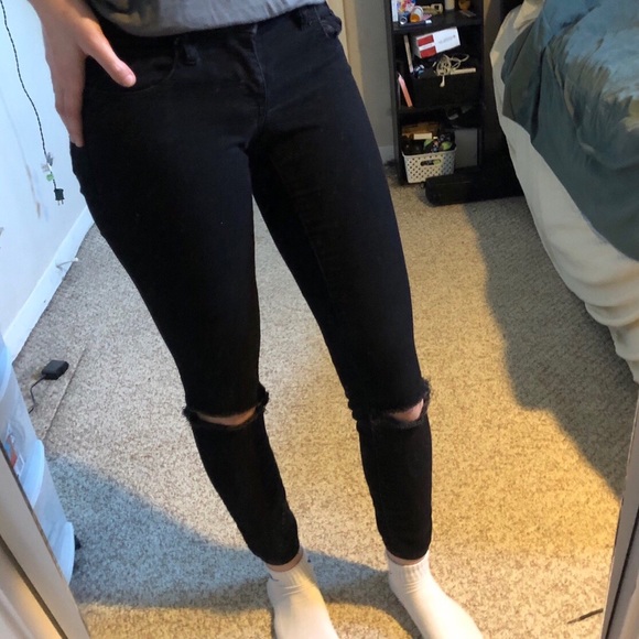 Black ripped/distressed jeans - Picture 2 of 4